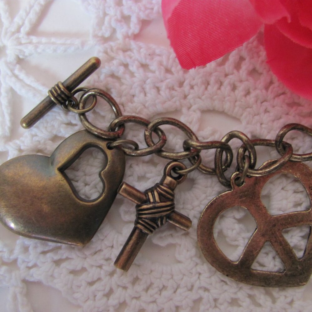 Angel  WiNGS Charm Bracelet Brand New - Picture 2 of 5